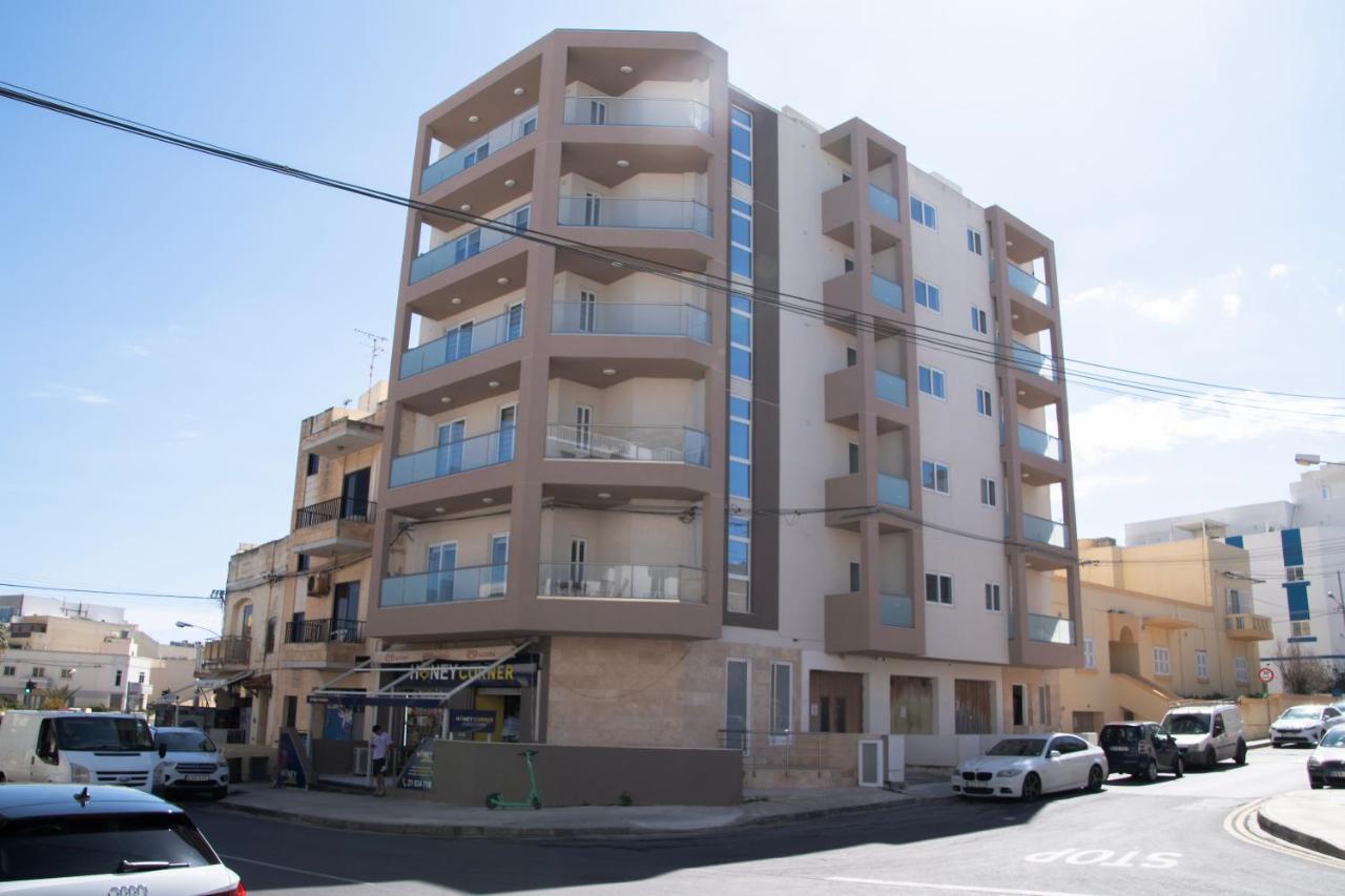 Cerviola Etrin Court Apartment *