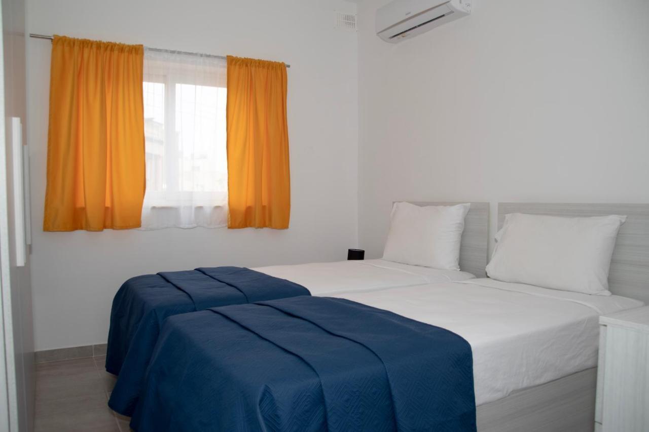 Apartment Cerviola Etrin Court *